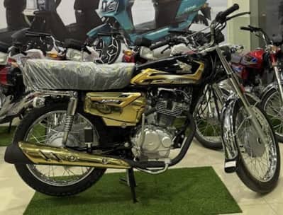 Honda 125 Black Gold Edition