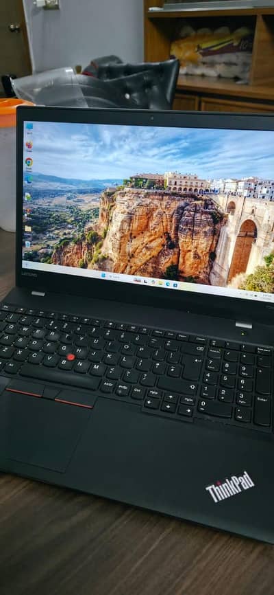 Lenovo Core i7 - 7th Gen. 16Gb with 2GB Nvidia Card and Nvme