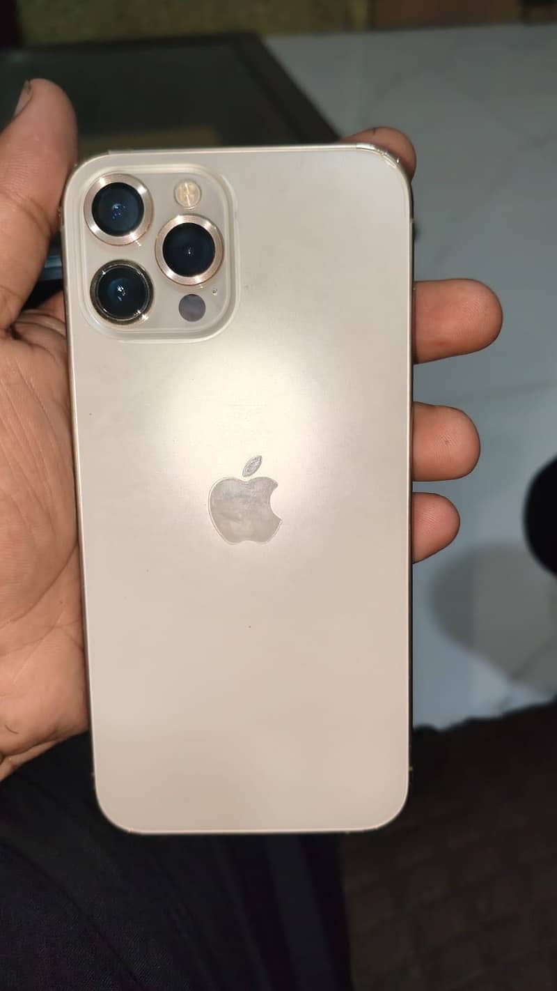 Apple iPhone 12 Pro Max 4