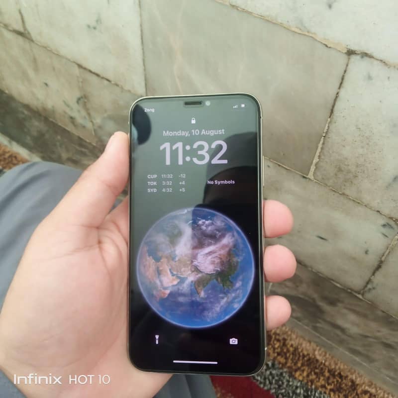 Apple iPhone X 1