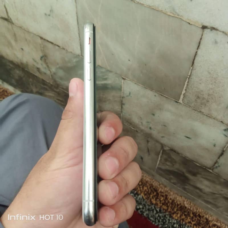 Apple iPhone X 2
