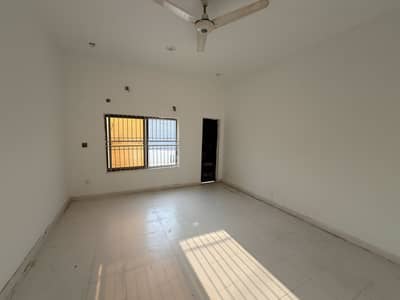10 Marla Separate Upper Portion For Rent In Cantt Avenue Near Cantt