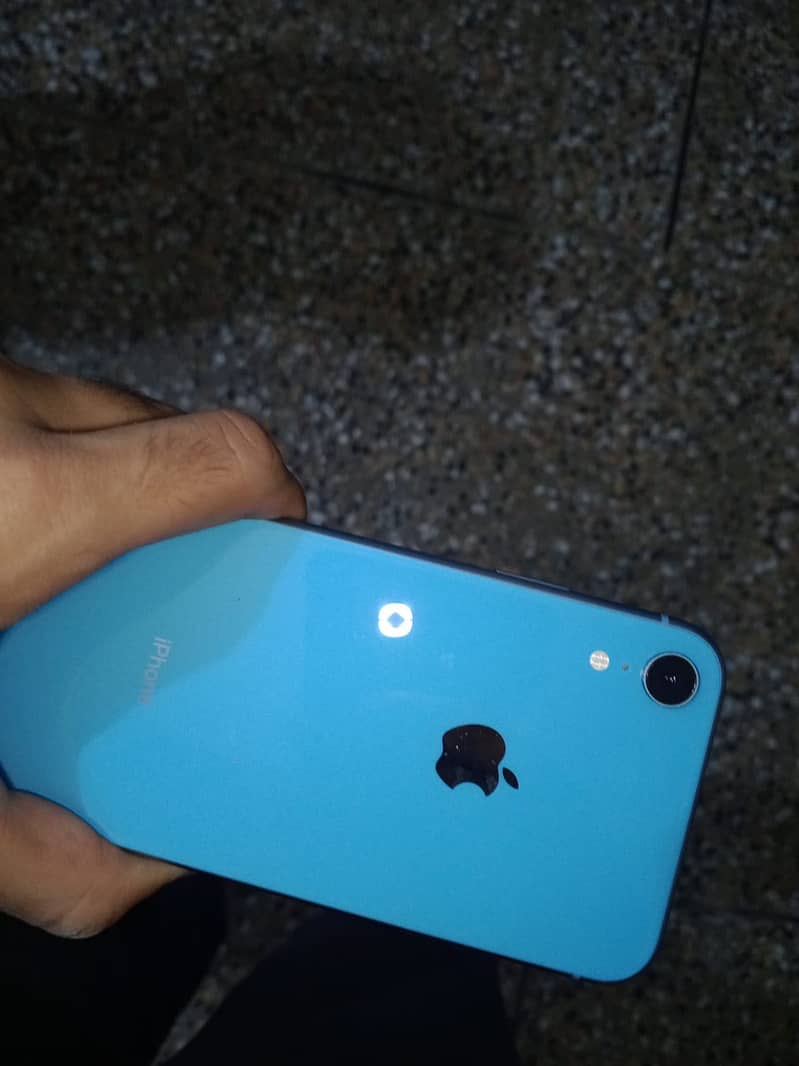 Apple iPhone XR 0