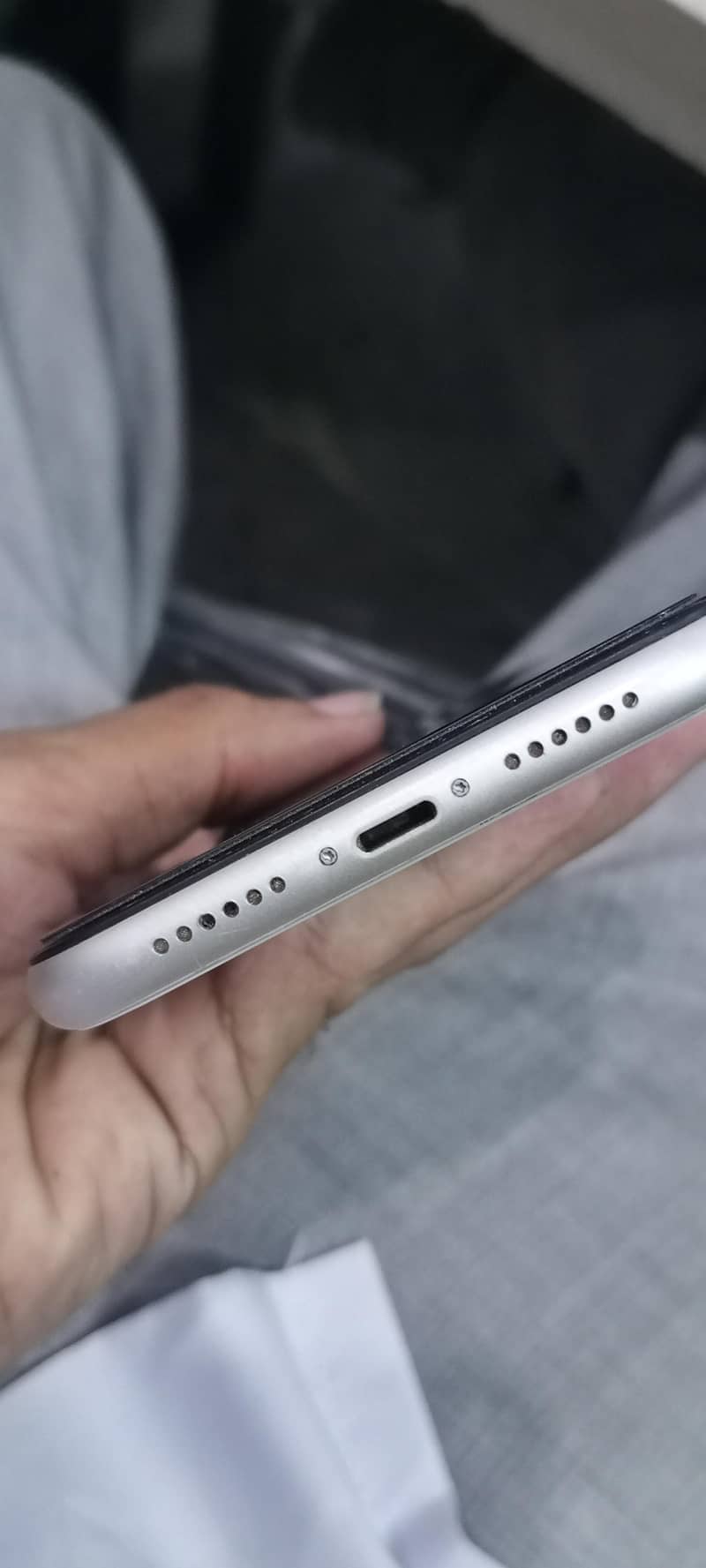 Apple iPhone 11 2