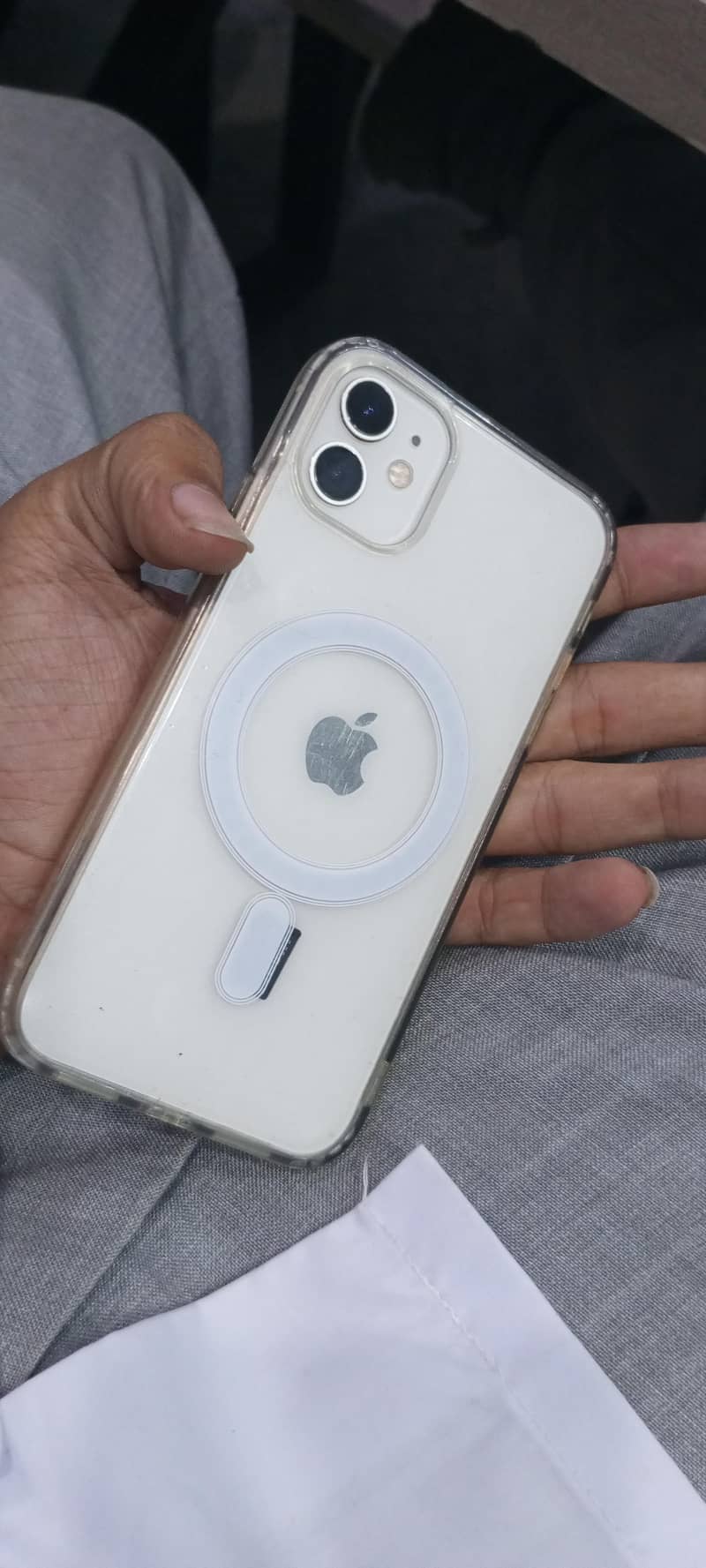 Apple iPhone 11 7