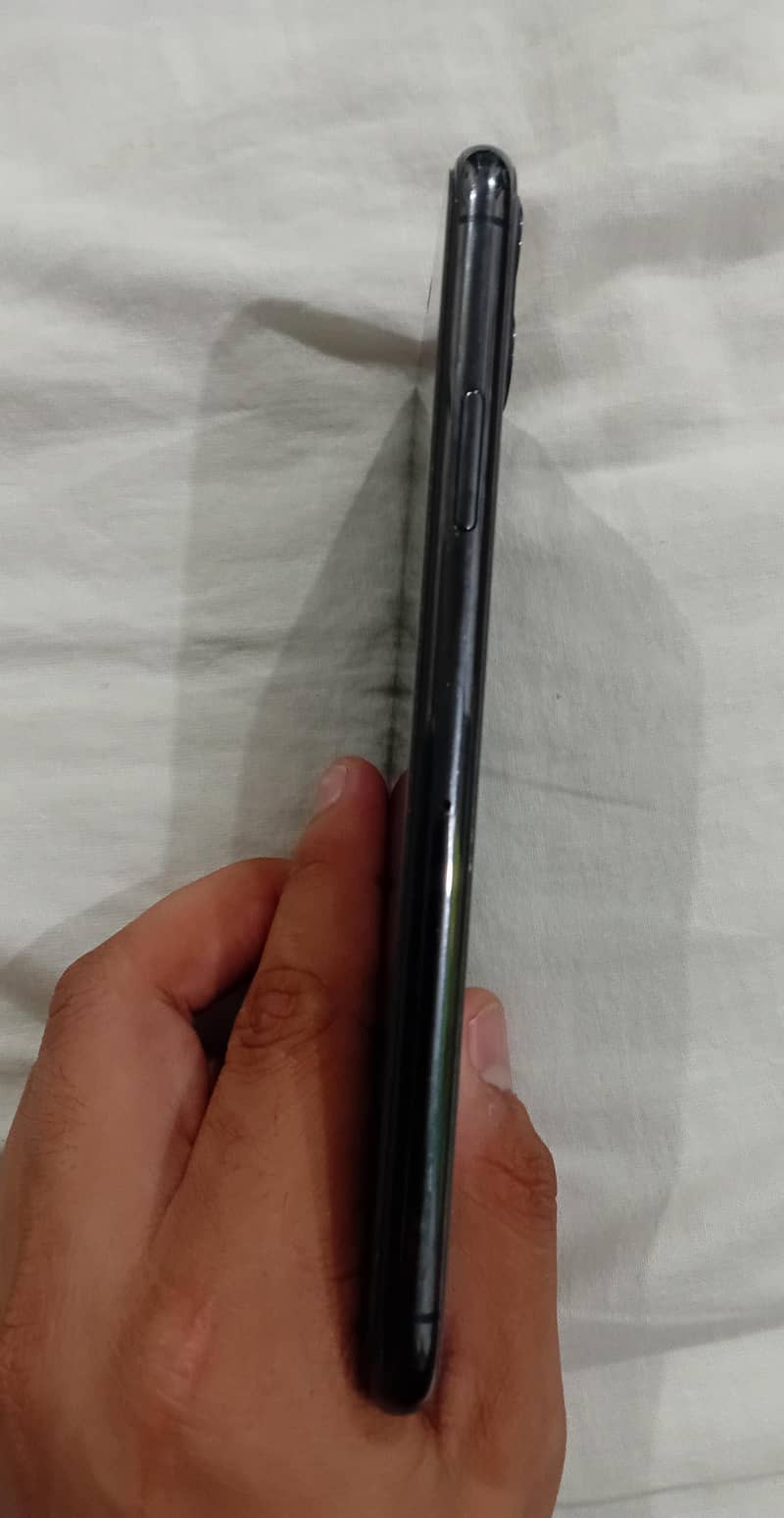 Apple iPhone 11 Pro Max 3