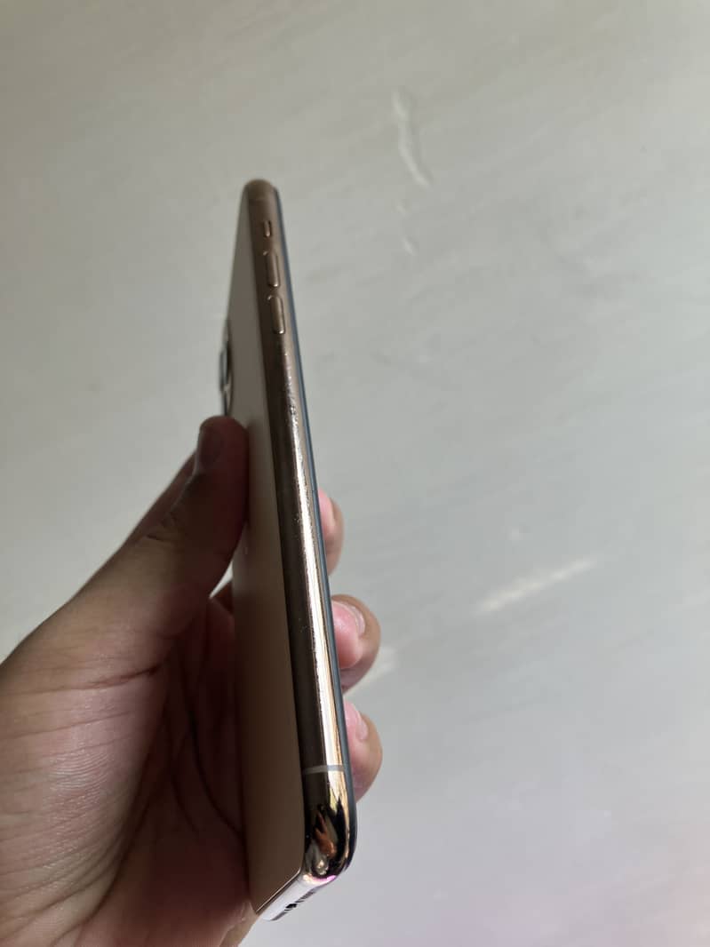 Apple iPhone 11 Pro Max 1