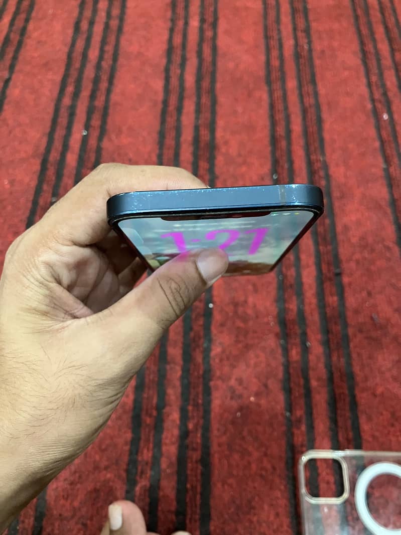 Apple iPhone 12 3