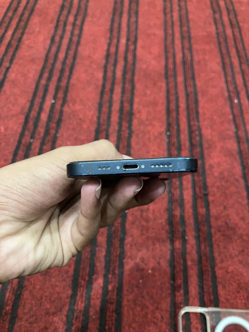 Apple iPhone 12 6