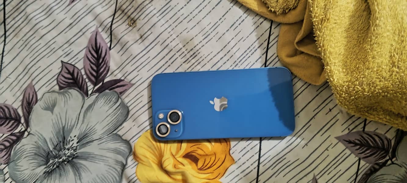 Apple iPhone 13 1