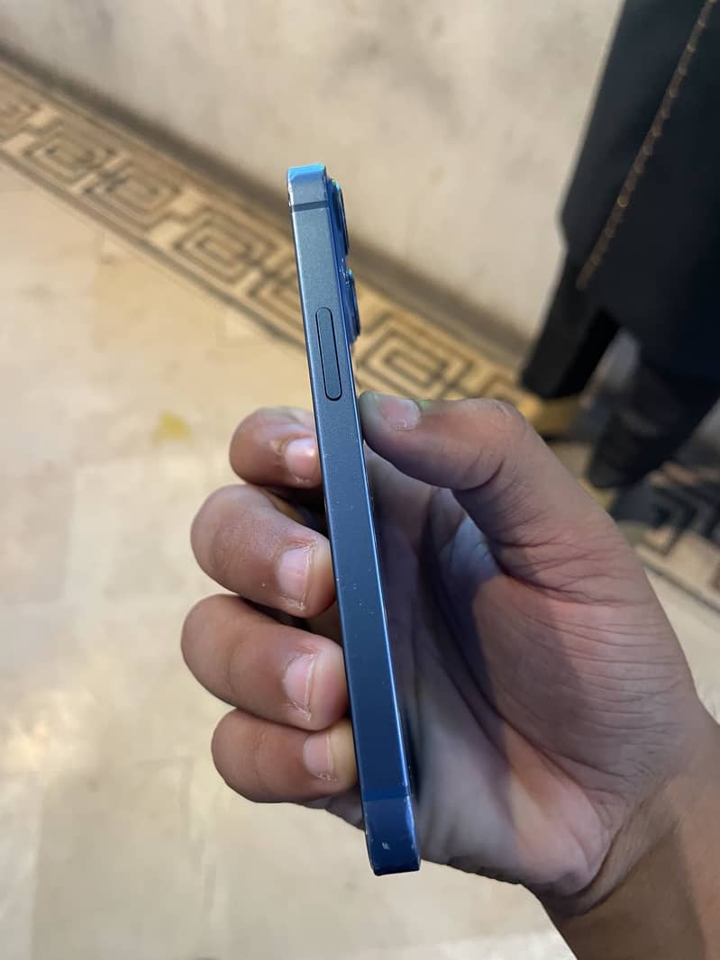 Apple iPhone 13 mini 3