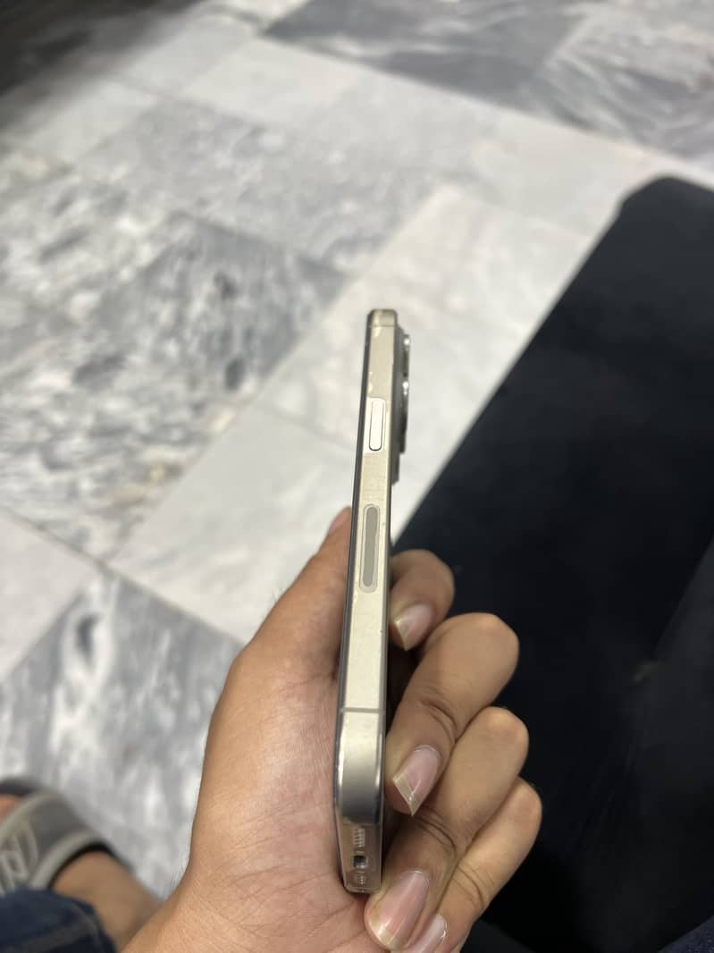 Iphone 15 pro 1