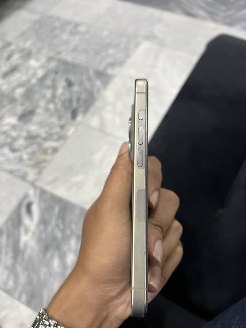Iphone 15 pro 2