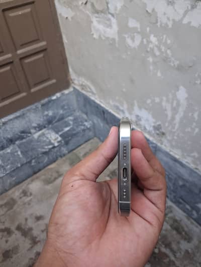 Apple iPhone 16 Pro JV