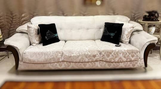 Luxury Sofa set (3+2+1)