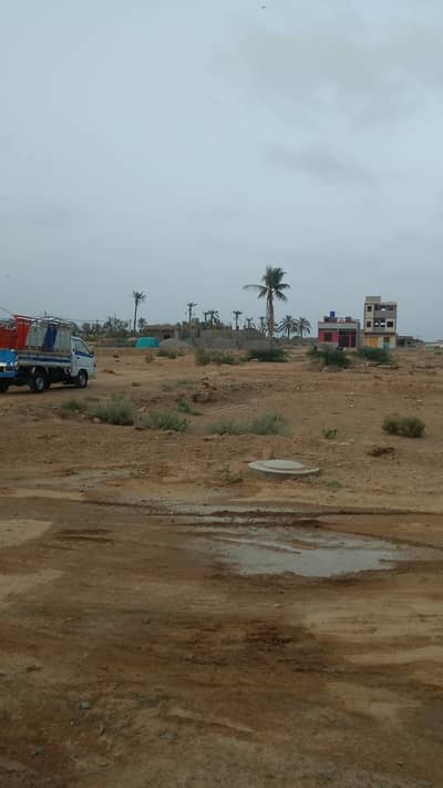 Corner plot 120 yards  sale abadi ma installment per abhi lekar banaho