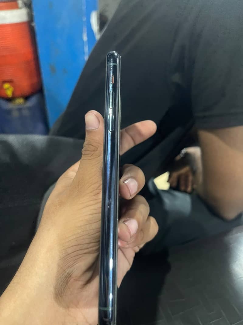 Iphone 11pro max 1