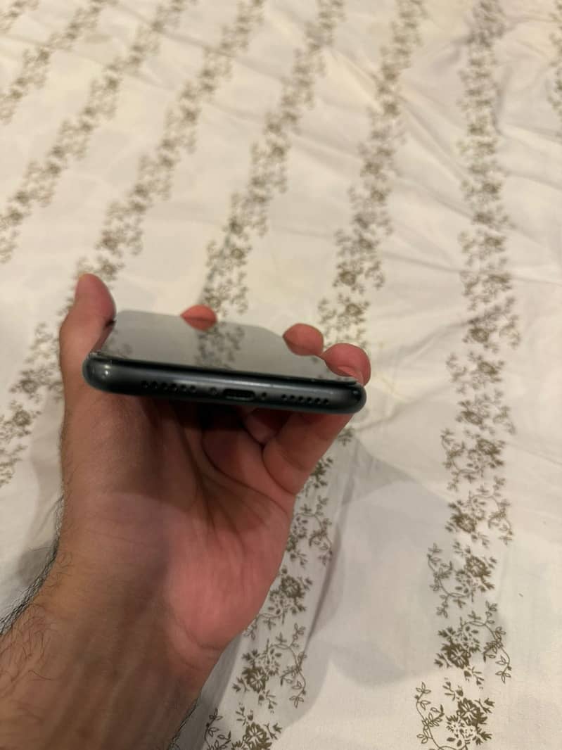 Apple iPhone 11 2