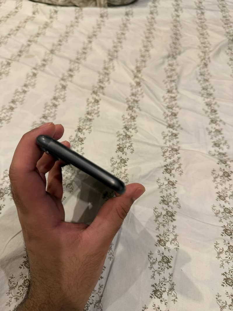 Apple iPhone 11 6