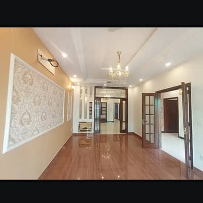 10 Marla House For Rent In Paragon City Lahore
