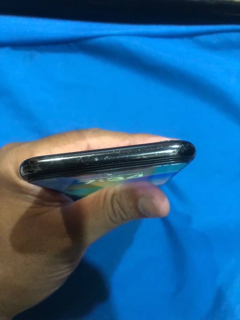 Apple iPhone X 3