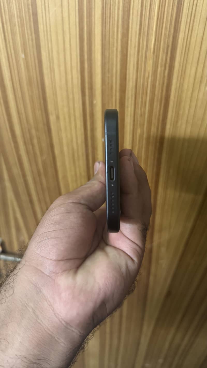 Apple iPhone 15 plus 0