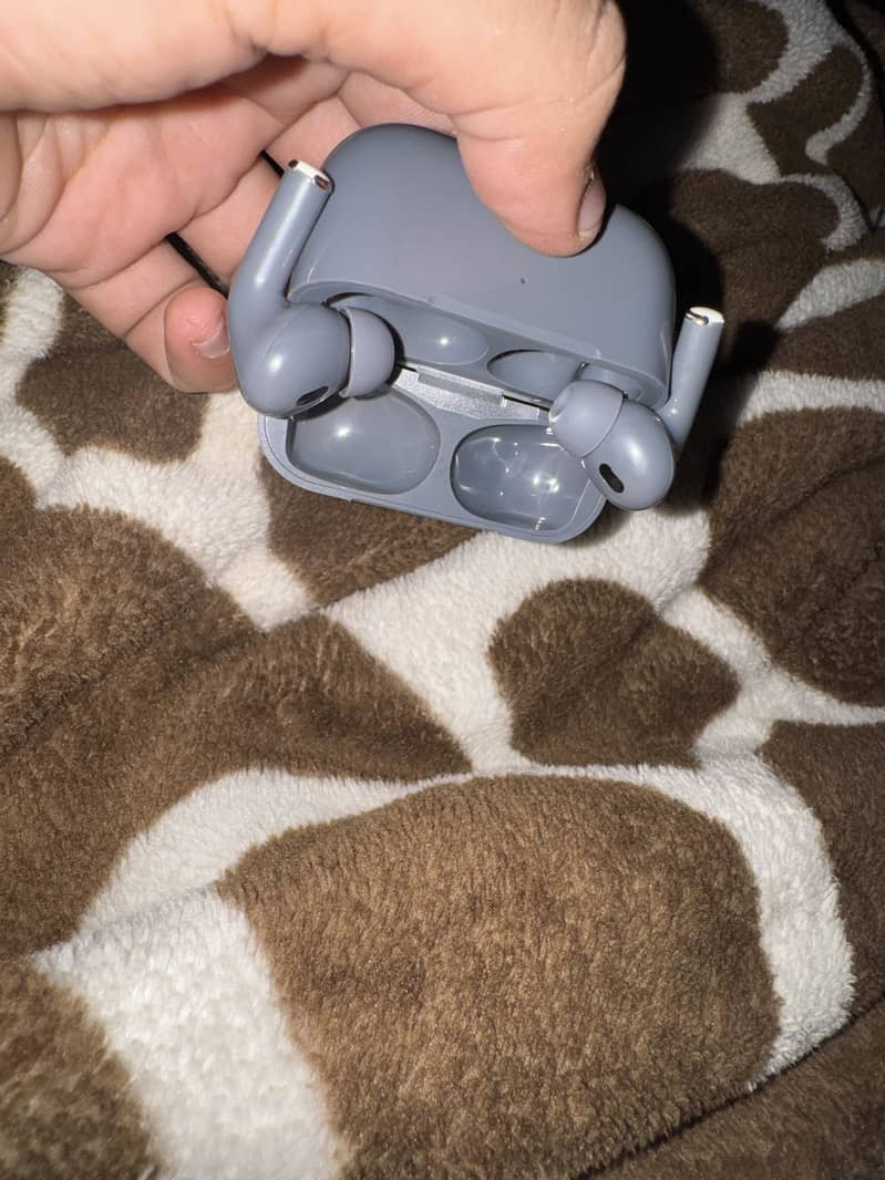 Ear buds 3
