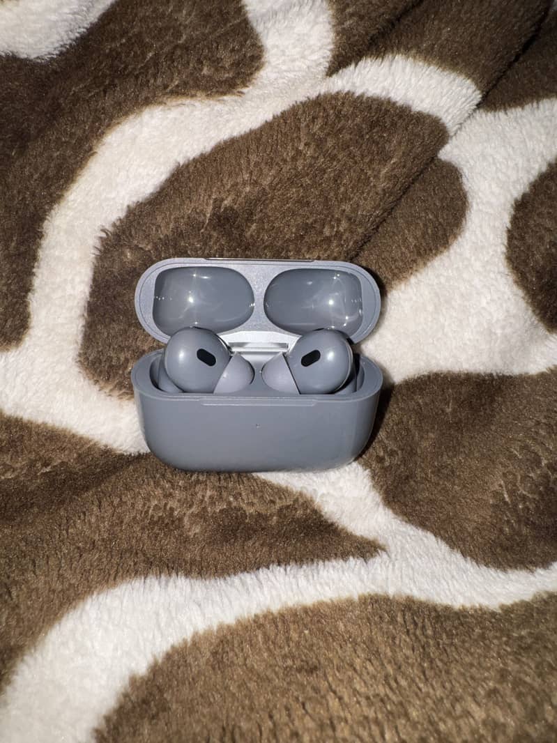 Ear buds 4