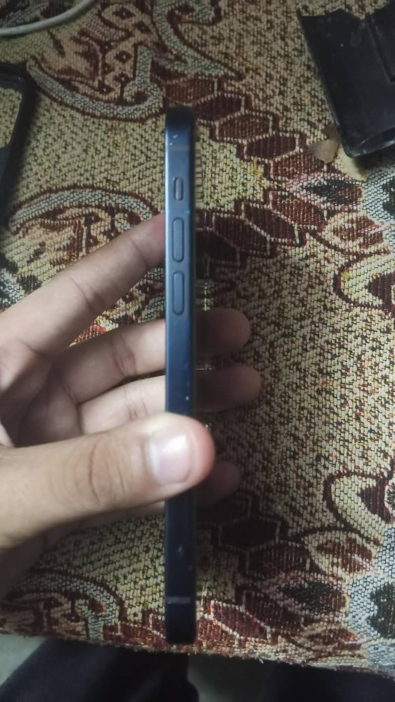 Apple iPhone 12 1