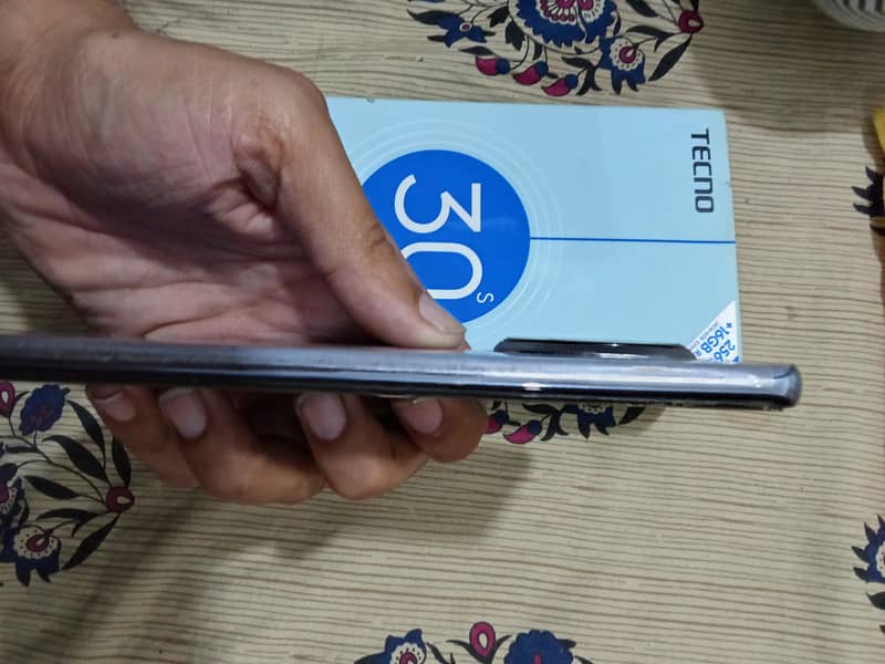 Tecno CAMON 30S 3