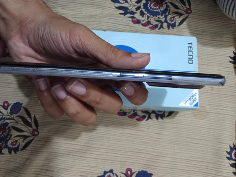 Tecno CAMON 30S 5