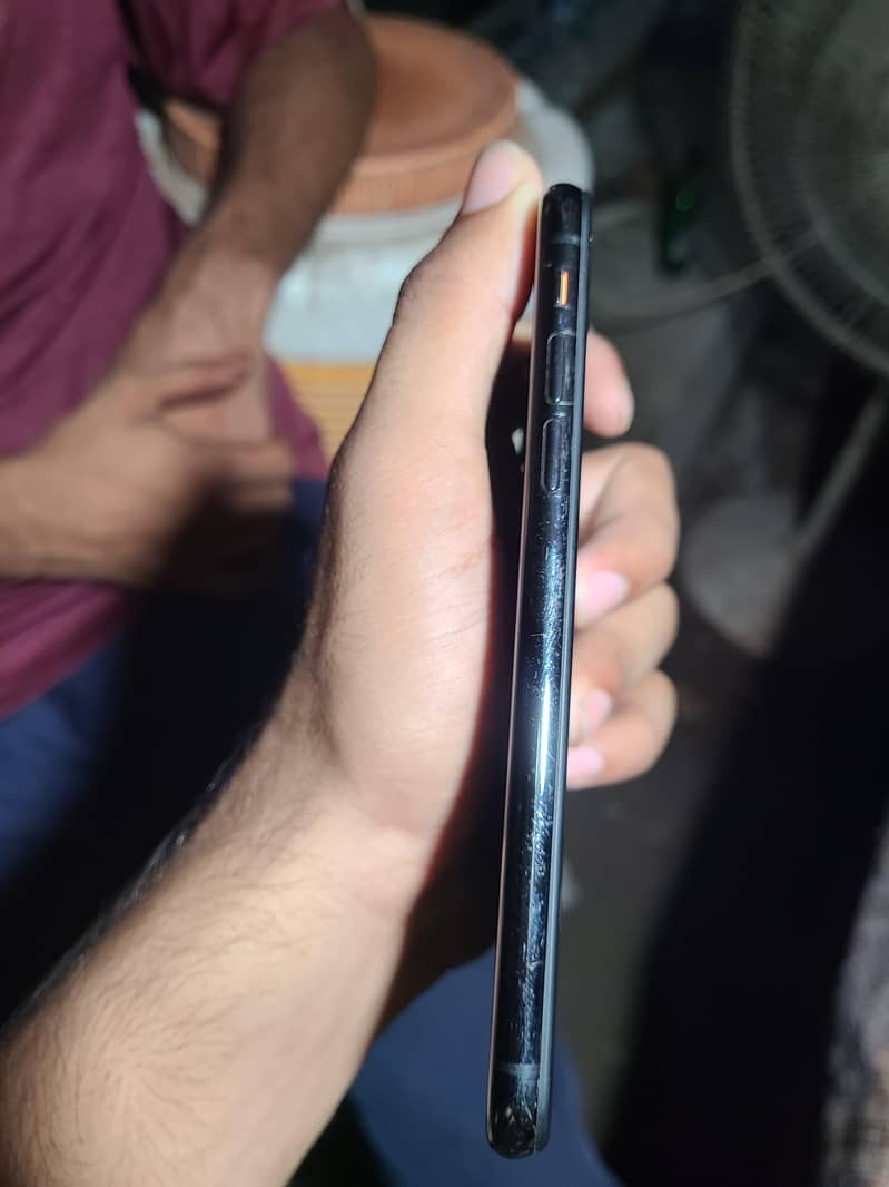 Apple iPhone X 3