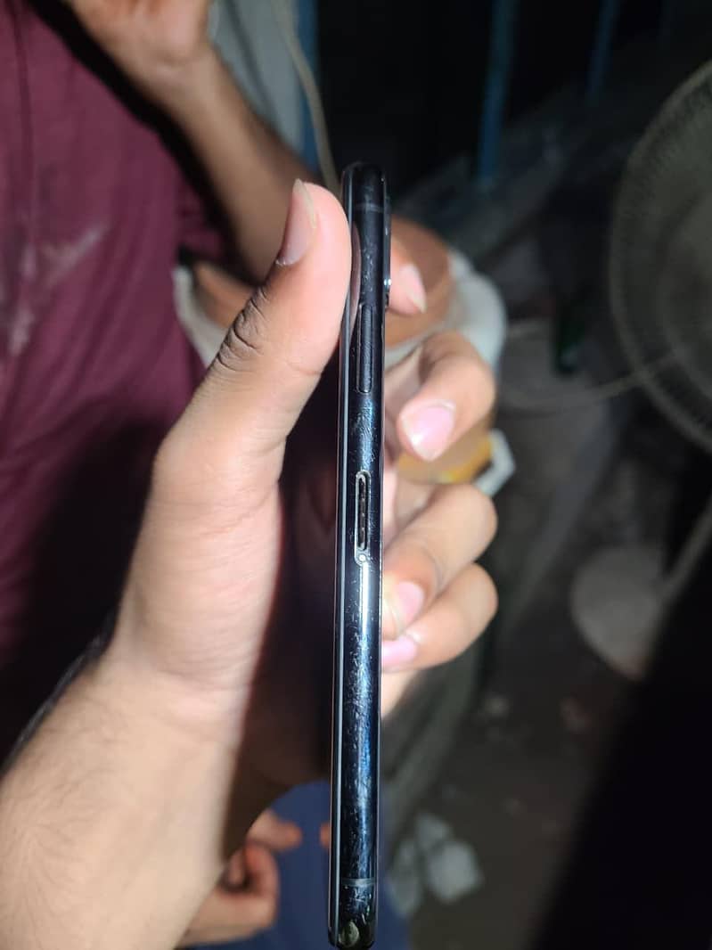 Apple iPhone X 4