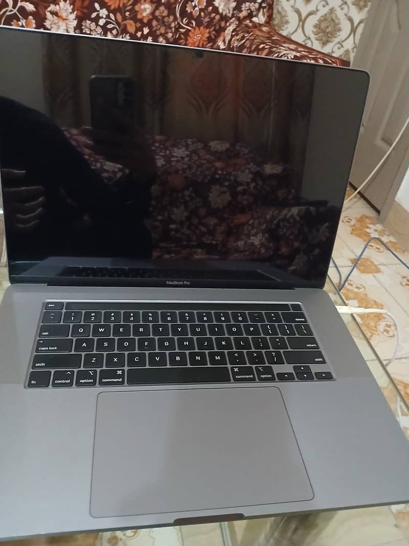 Macbook pro 16 inch(intel) 1