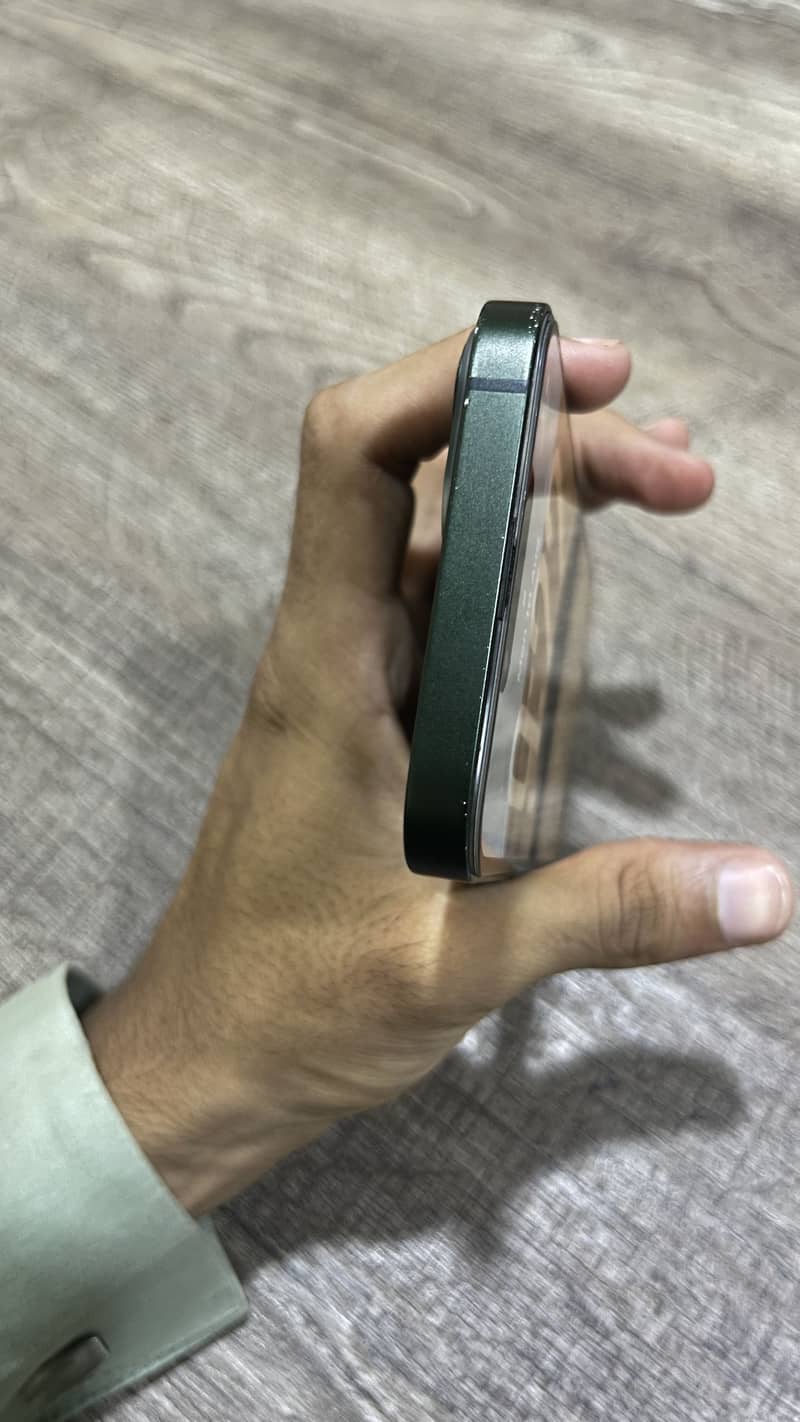Apple iPhone 13 3
