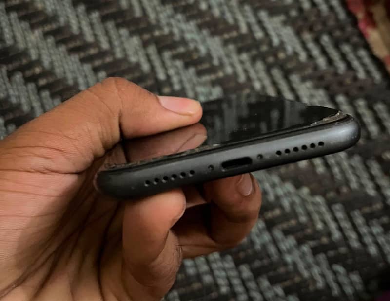 Apple iPhone 11 6