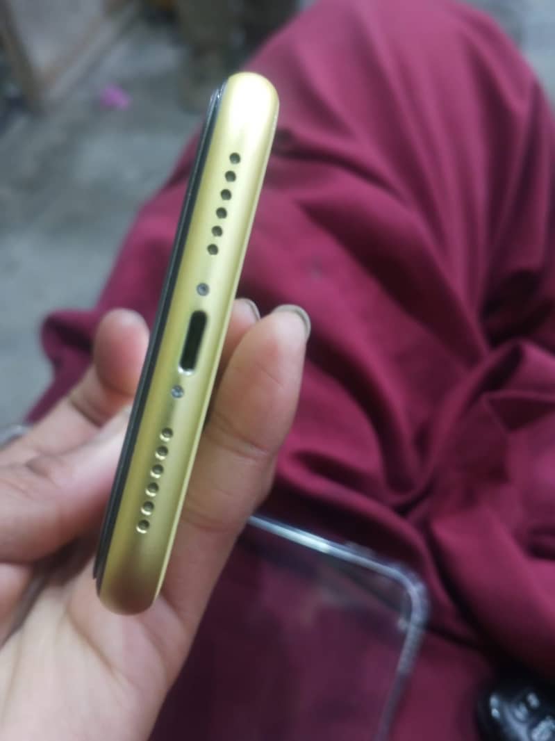 Apple iPhone 11 8
