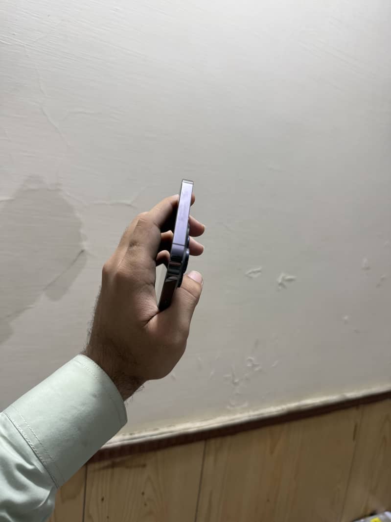 iPhone 14 Pro MAX 3