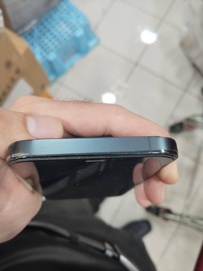 Apple iPhone 12 1
