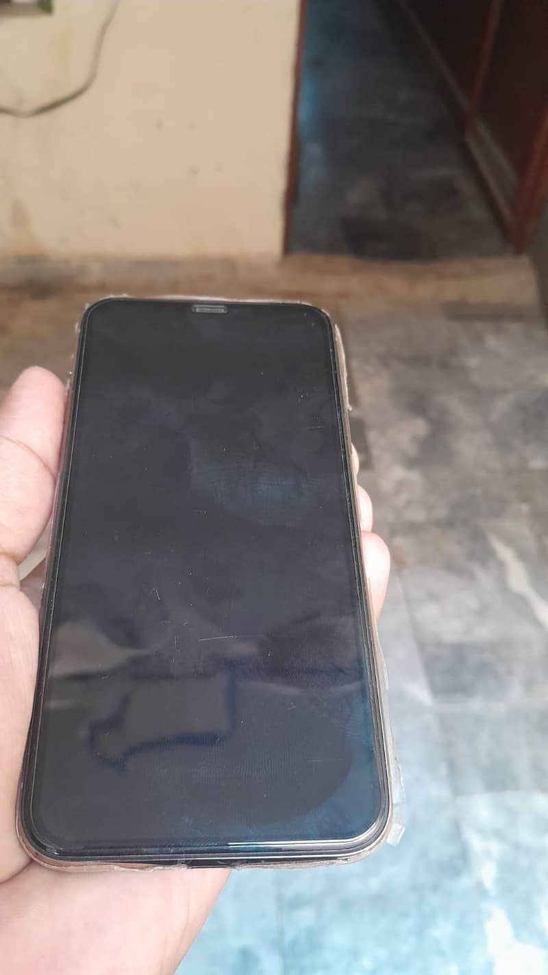 Apple iPhone 11 Pro 2