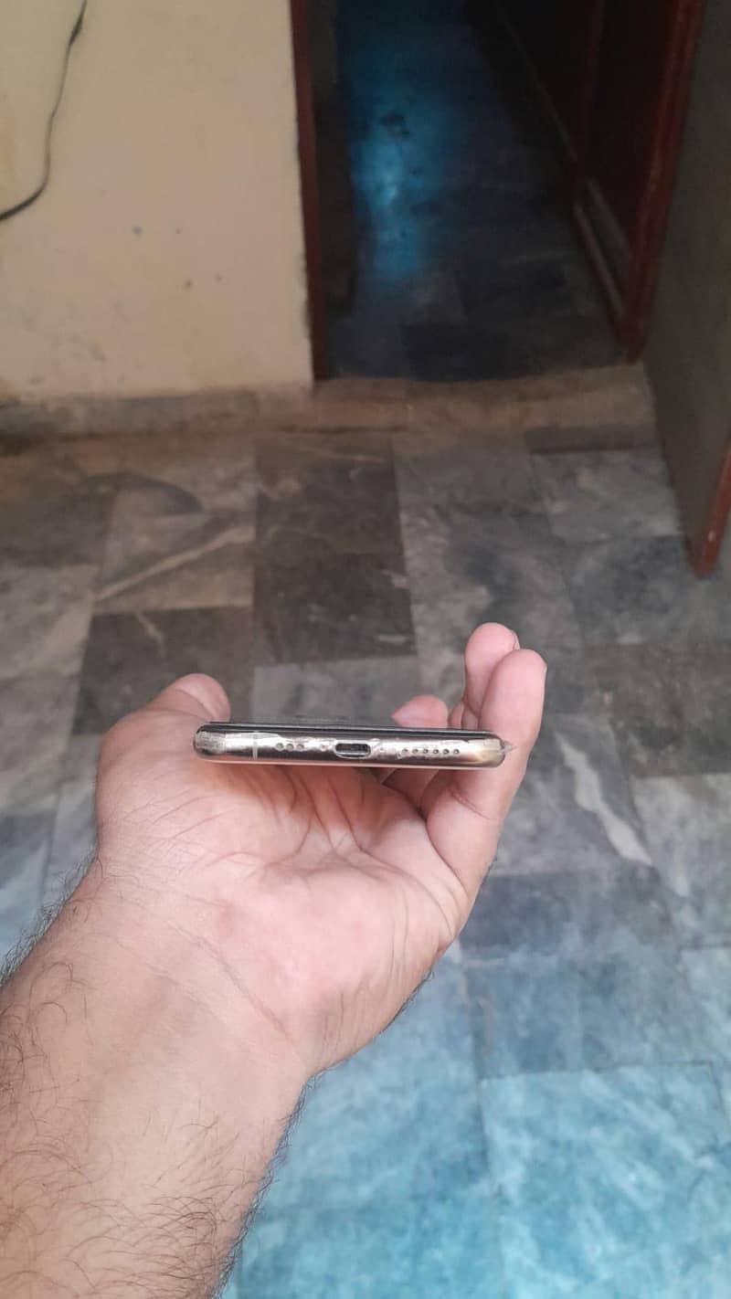 Apple iPhone 11 Pro 3