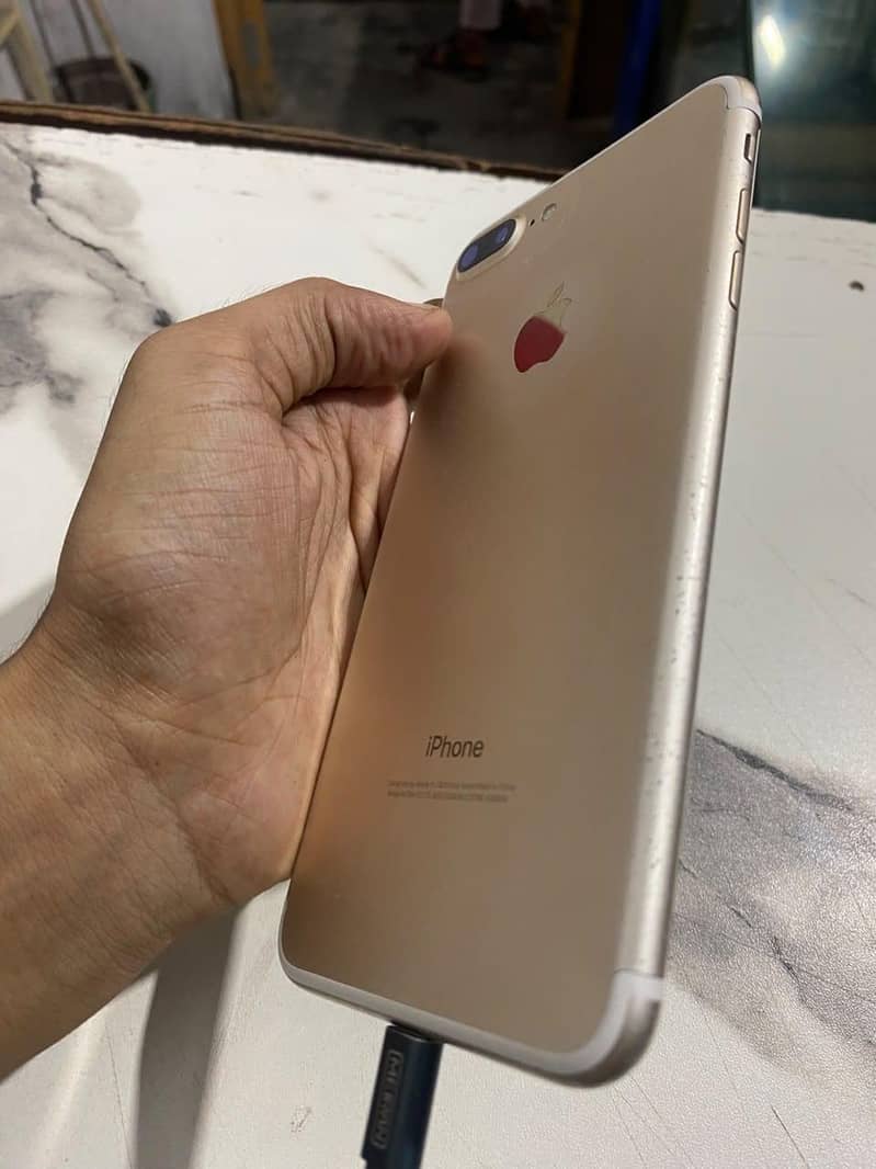 Apple iPhone 7 Plus 1