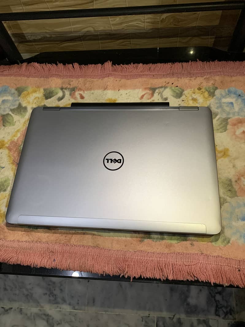 LATITUDE E6540 Dell 1