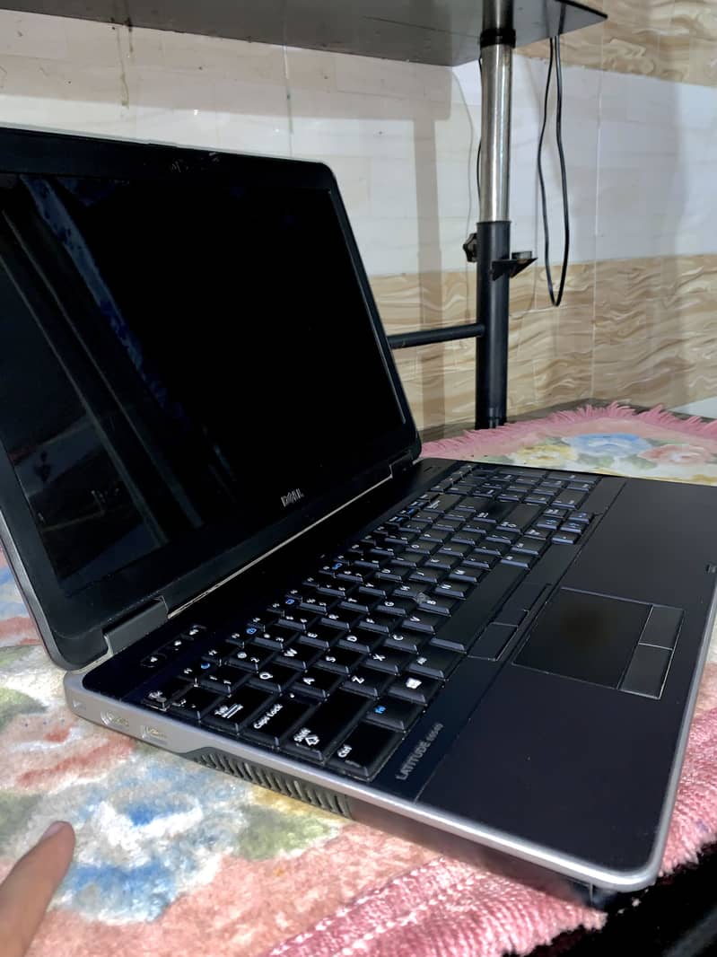 LATITUDE E6540 Dell 4