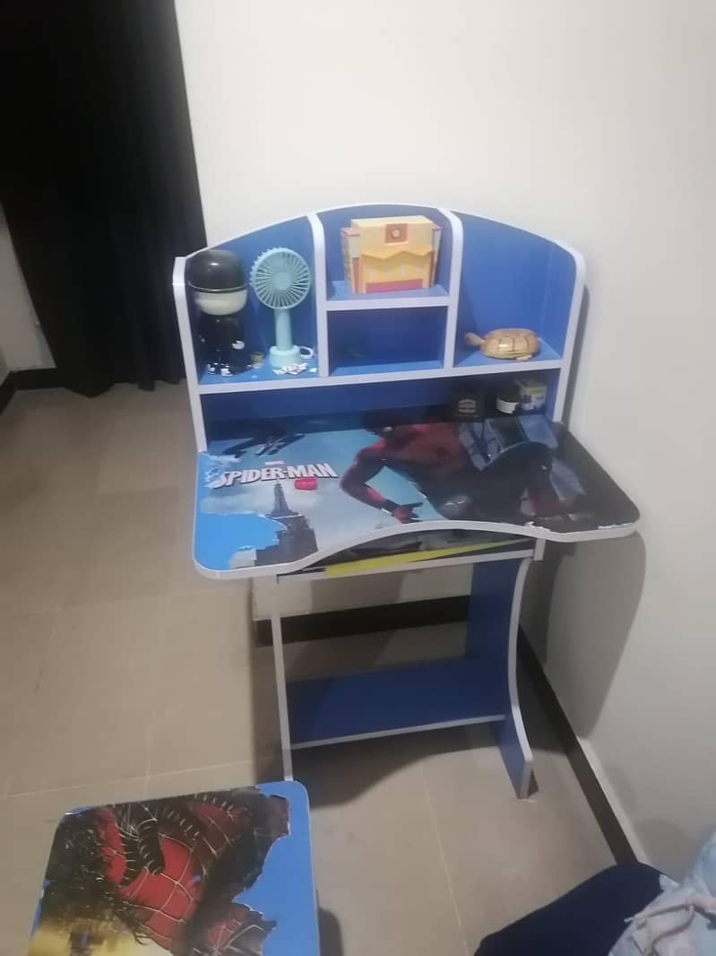 kids study table 0