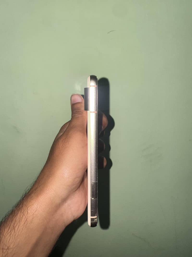 Google Pixel 8 4