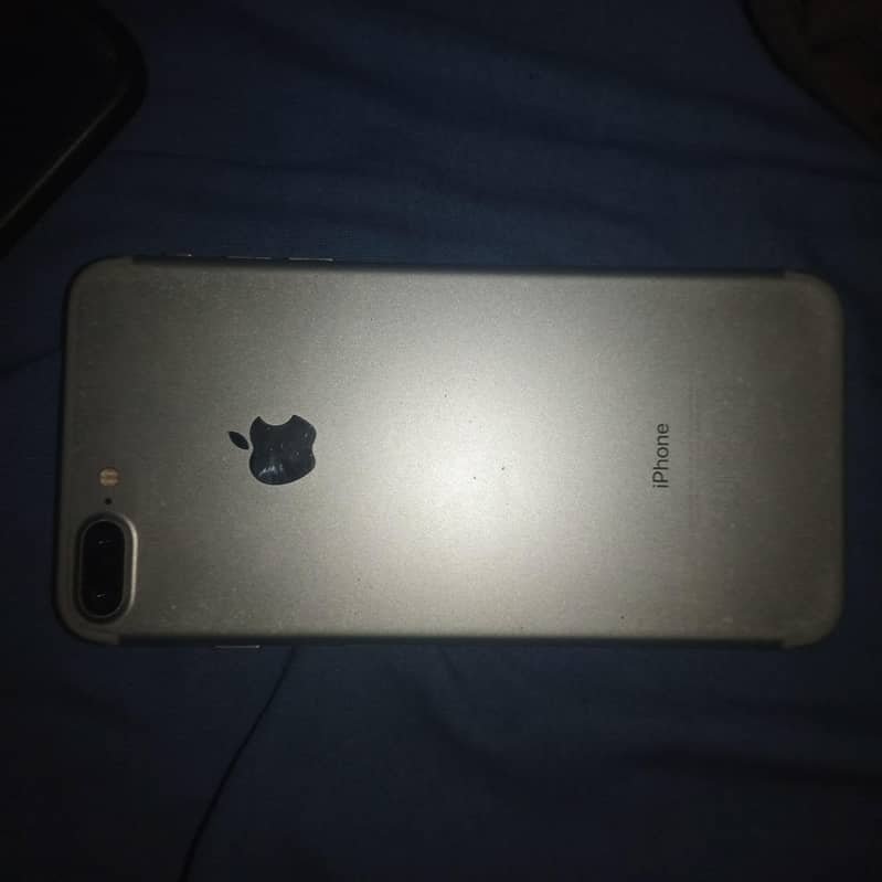 Apple iPhone 7 Plus 2