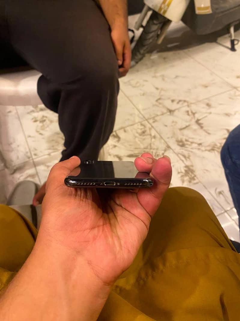 Apple iPhone X 2