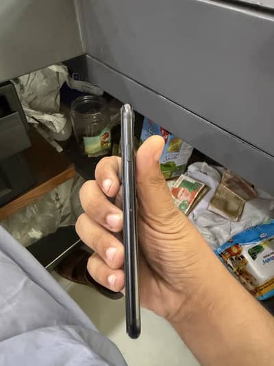 Apple iPhone SE all okwater proof 64gb space notopen with box fingerok
