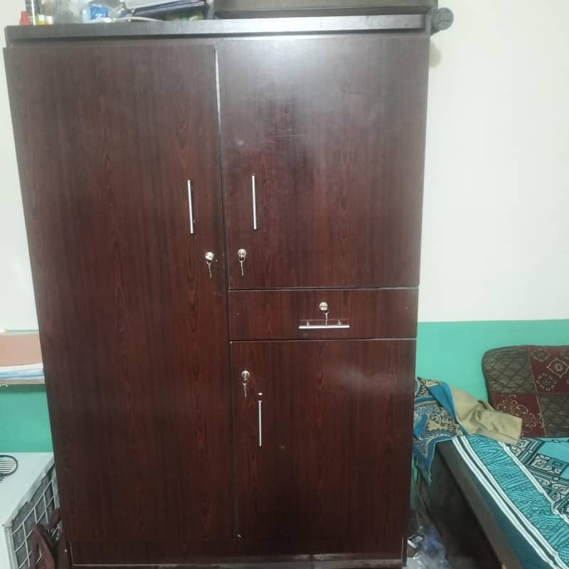 wardrobe 0